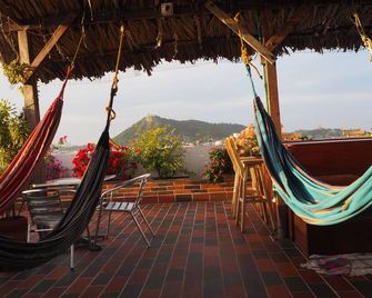 La Terraza De Estella, family room, shared kitchen, 360° view rooftop! - Cartagena - Pátio