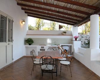 La Pergola - House With Garden In Lipari Fraz. Pianoconte - Lipari - Restaurang