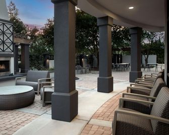 Courtyard by Marriott Pensacola Downtown - Pensacola - Uteplats