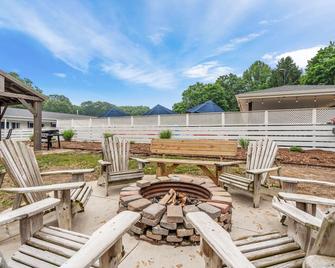 Starlite Resort - Saugatuck - Patio
