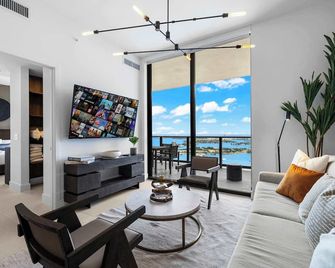 PH 49 Floor Luxury Studio w Free Parking - Miami