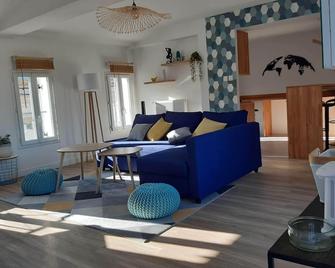 Superbe appartement rénové 4 personnes Le Zen Scandi au centre ville - Draps - Serviettes Parking - - La Roche-Chalais - Sala de estar