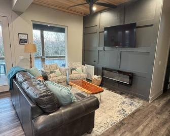 Crater of Diamonds, Murfreesboro, Lake Greeson, Riverfront Cabin, Trout Fishing - Nashville - Sala de estar