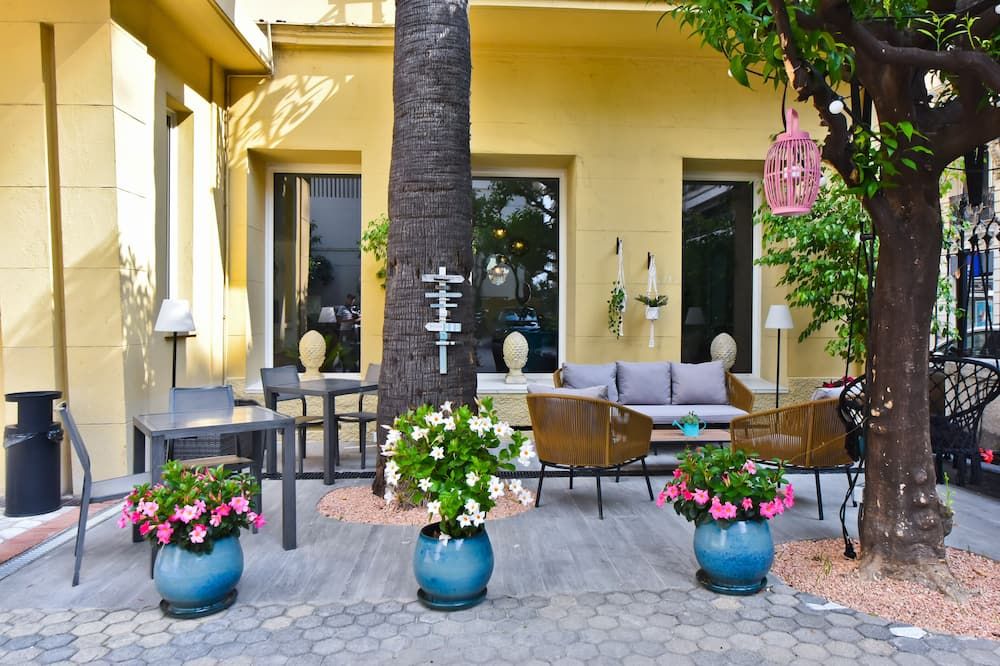 لا فيلا نيس بروميناد