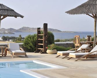 Anemoi Resort - Parikia - Pool