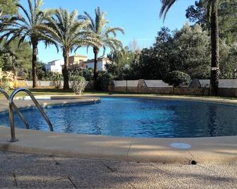Tranquility and views of a lush garden - Denia - Pool