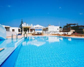 卡里米拉酒店 - 干尼亞 - 哈尼亞 - 游泳池