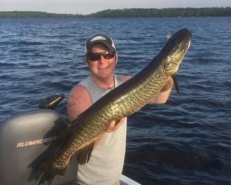 Pristine views in peaceful bay on 5 Lake Chain. pontoon rental available - Eagle River