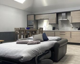 Luxury modern conversion with open plan living. - Wick - Bedroom