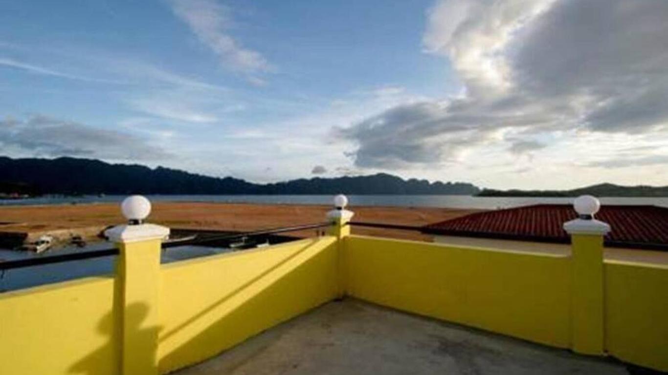 Luis Bay Travellers Lodge Coron