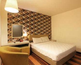 Hotel Feodora - Jakarta - Bedroom