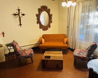 Loba Luna Bed & Breakfast - Albuquerque - Living room