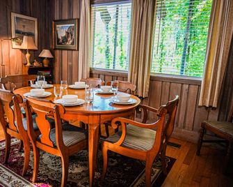 Amazing pet friendly chalet with perfect view of Lake Innsbruck - Pine Mountain - Salle à manger