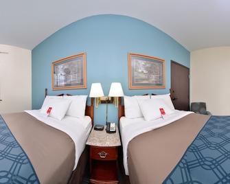 Econo Lodge Inn & Suites - Shelbyville - Ložnice
