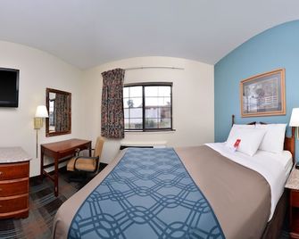 Econo Lodge Inn & Suites Shelbyville - Shelbyville - Schlafzimmer