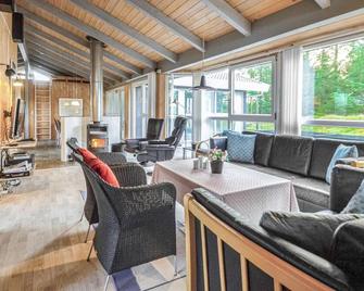 4 Bedroom Stunning Home In Fjerritslev - Fjerritslev - Obývací pokoj