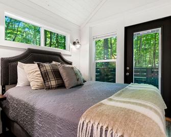 Summit & Shore House at The Retreat at Deer Lick Falls - Monteagle - Slaapkamer