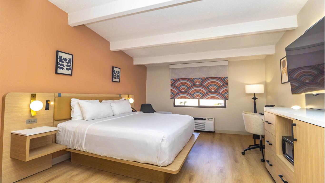 Ramada by Wyndham Davenport Orlando South
