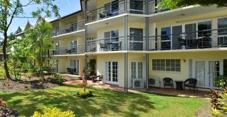 Cairns Queenslander Hotel & Apartments - Cairns - Gebouw