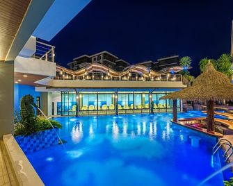 Chalong Miracle Lakeview - Chalong - Bể bơi
