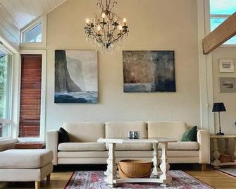 Geiranger - Amazing Villa - Panoramic Views and Spa Amenities - Geiranger - Wohnzimmer