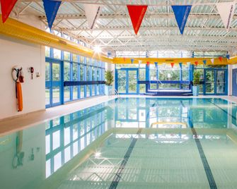 Holiday Inn Chester - South By IHG - Chester - Pool