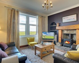 3 bedroom accommodation in Berwick-upon-Tweed - Berwick-Upon-Tweed - Living room