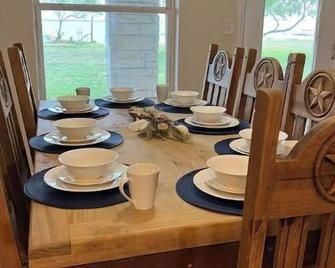 Spacious 4 br getaway. Riviera Beach / Baffin Bay - Riviera - Comedor