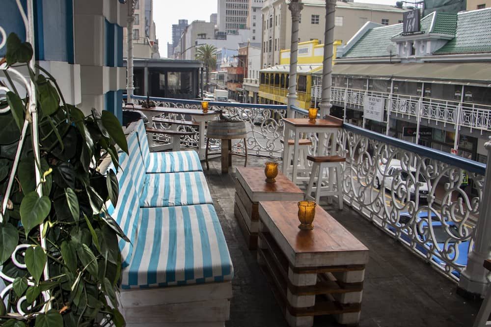 Urban Hive Backpackers - קייפ טאון - מרפסת