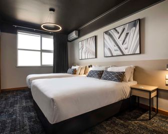 Nightcap at Empire Hotel - Gepps Cross - Bedroom
