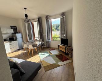 Appartement Le Madargue idéalement placé - Châtel-Guyon - Salon