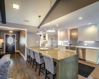 Beautiful 4 bedroom home with Pool, Hot Tub & More - Tyler - Cocina