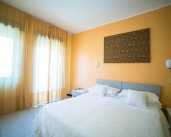 La Piramide - Roccalumera