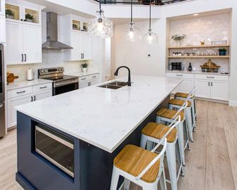 Expansive Modern Loft House Sleeps 12 - Egg Harbor - Küche