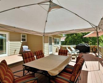 Bear Creek Bungalow, Comfortable home for everyone - Dunsmuir - Patio