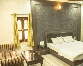 Hotel New Golden Palace - Phalodi - Bedroom