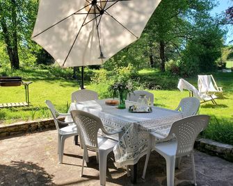 Gîte de plain-pied sans escaliers, Dordogne - Saint-Pierre-de-Frugie - Patio
