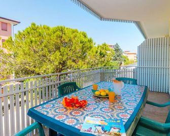 Apartment Antonella-2 by Interhome - Bibione - Balkon