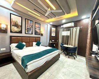 Hotel Deepshikha - Dehradun - Bedroom