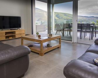 A Mont Nos Hôtes view of the Ventoux - Mollans-sur-Ouvèze - Sala de estar