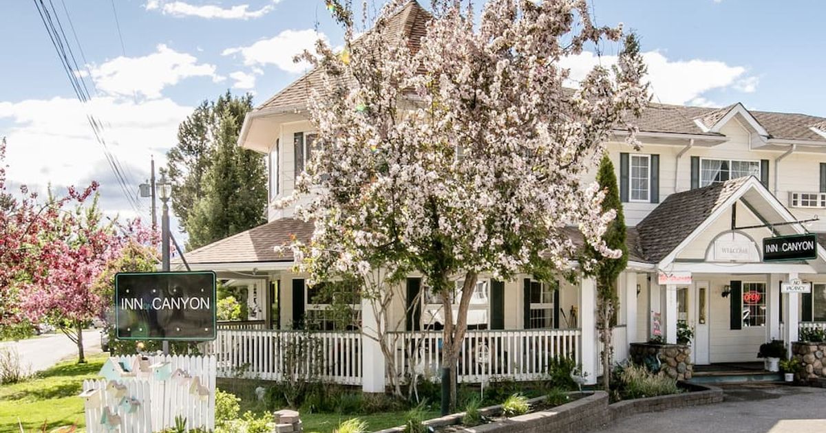 Destination Inn Radium Inn On Canyon à partir de 58 €. Auberges à Radium Hot Springs - KAYAK