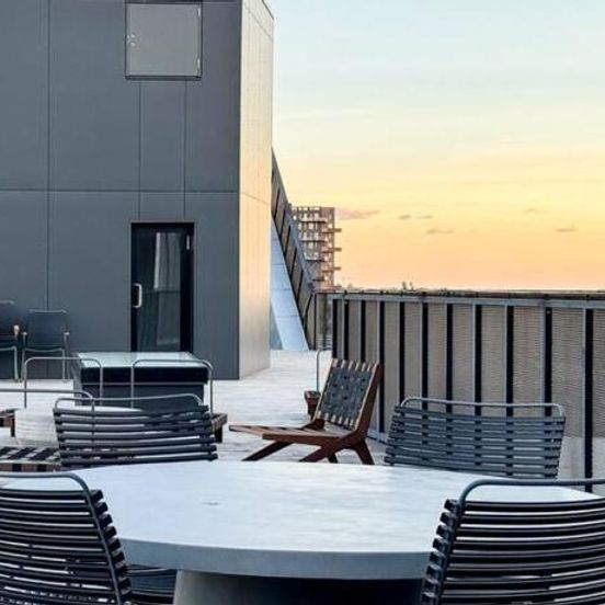 Chic Atelier with Breathtaking Waterfront – København
