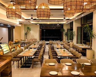 Cebu One Tectona Resort Hotel - Cebu City - Restaurant
