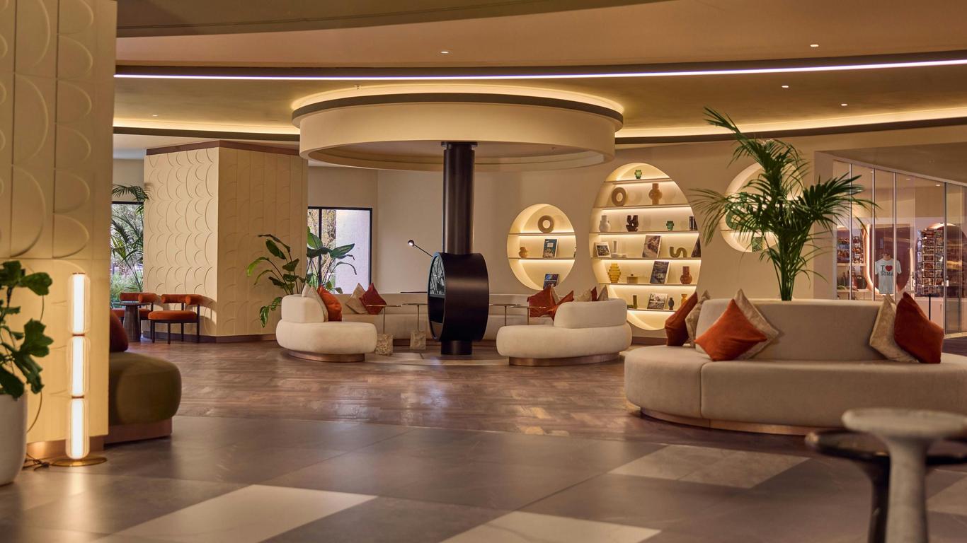 Cardo Roma, Autograph Collection