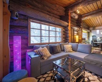 Kuukkeli Log Houses Teerenpesä - Superior Suite A49 - Сааріселькя