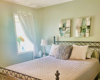 The Cypress Grove Inn ~Madison, IN!br5 Star hosts! - Madison - Ložnice
