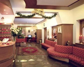 Hotel Almazzago - Commezzadura - Lobby