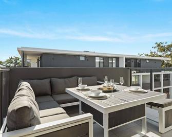 Allura Escapes by Experience Jervis Bay - Huskisson - Balcony