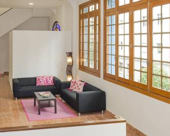 La Fabrica Urban Hostel - Las Palmas de Gran Canaria - Sala de estar