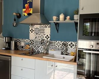 Maison Dans le Luberon au Plus Près de la Nature - Beaumont-de-Pertuis - Cocina